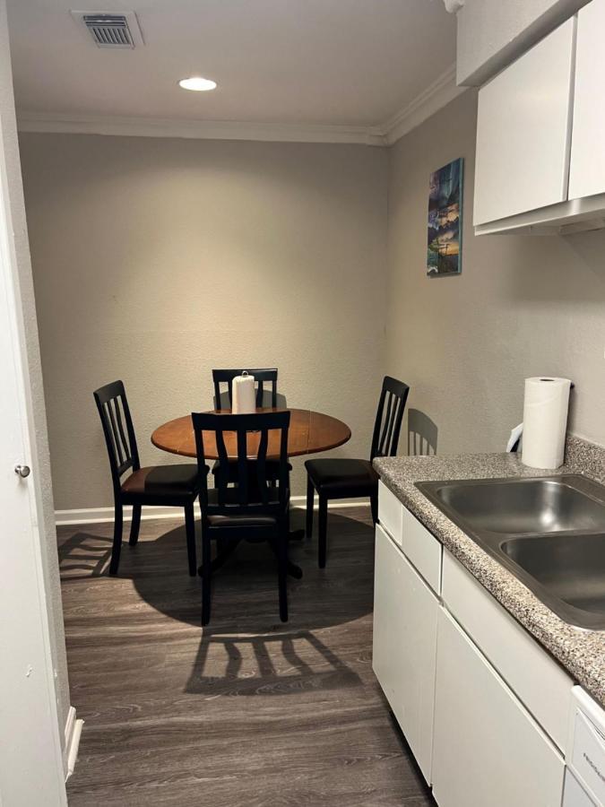 Beautiful 1-Bedroom Townhome With Nice Amenities Houston Eksteriør bilde